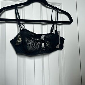 Huit Demi-cup bra NWT